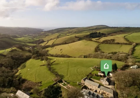 Birdsong Barn is a cute & stylish barn conversion with private hot tub and outside space with barbecue