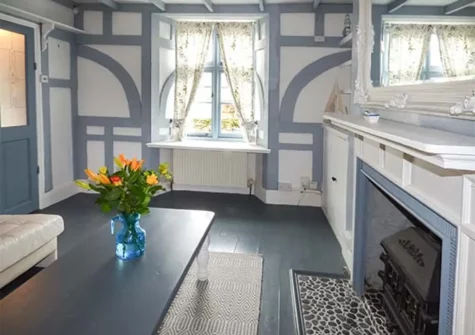 The living room at Blue Harbour Cottage, Torquay