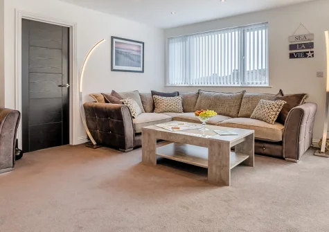 Blue Horizons, Holywell is a contemporary 2-bedroom apartment just metres from Holywell Bay beach. Enjoy panoramic sea views from your private balcony, explore North Cornwall's stunning coastline and discover charming attractions.