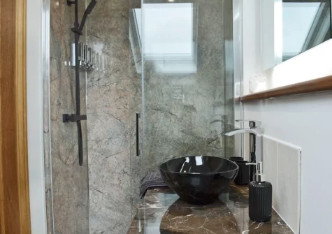 The shower room at Bluebell Barn, Meldon