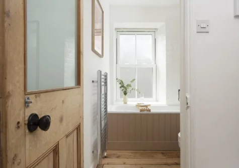 The bathroom at Bluebell Cottage, St Ives