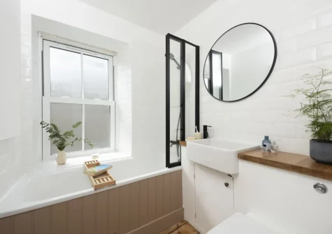 The bathroom at Bluebell Cottage, St Ives