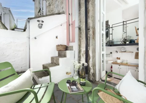 The small courtyard & outdoor sitting area at Bluebell Cottage, St Ives