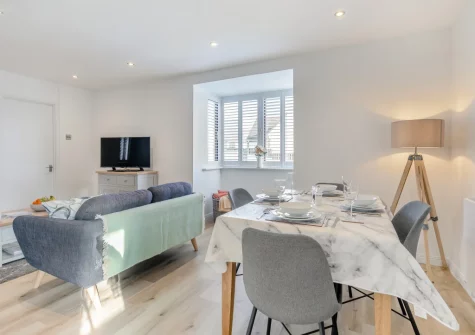 The living & dining area at Blueskies, Padstow