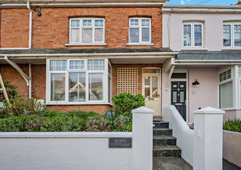 Bobs Cottage is a beautiful, spacious holiday home located a short stroll down to Padstow Harbour