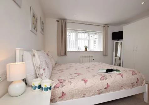 Bedroom #1 at Borders Edge Lodge, Raymond's Hill