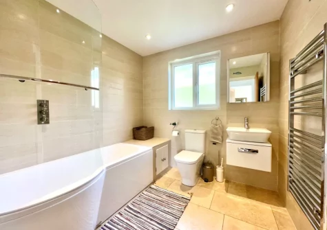 The bathroom at Bourne Lodge, Witheridge