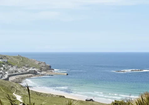 Tthe very popular Sennen Beach enjoys good surf & spectacular sunsets