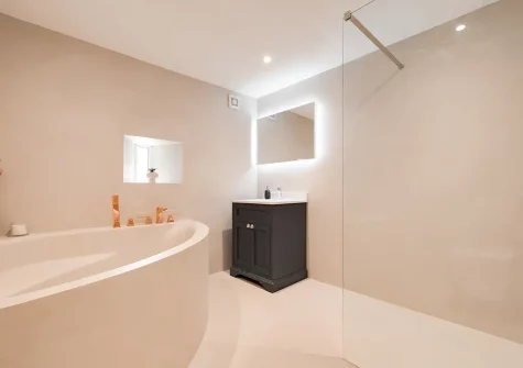 The bathroom at Bowjy, Liskeard