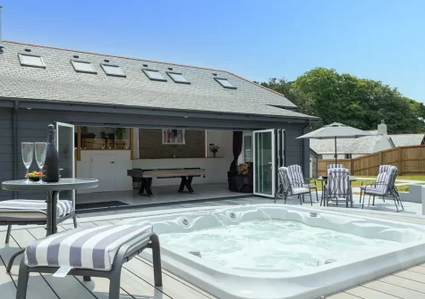 The hot tub & outdoor sitting area at Bowjy, Liskeard