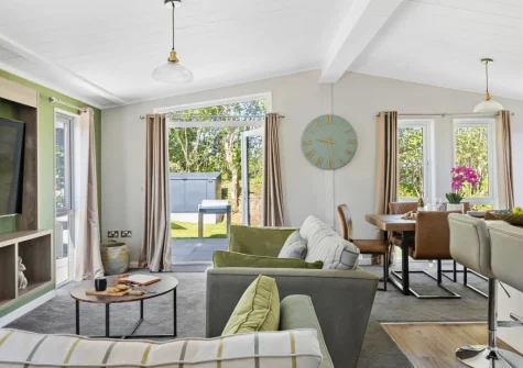 The living & dining area at Bramble Lodge, 12 Roadford Lake Lodges, Broadwoodwidger