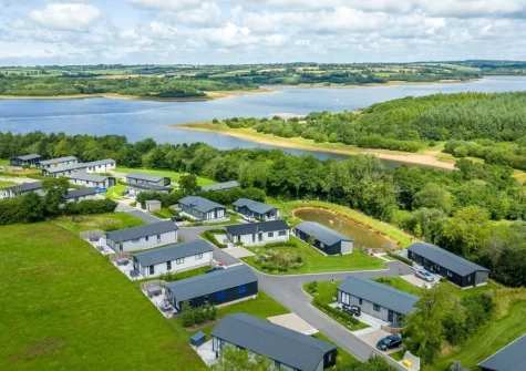 From Bramble Lodge its just a short stroll to Roadford Lake, where you'll find lovely woodland walks, a play area for children & a great caf√© with lake views