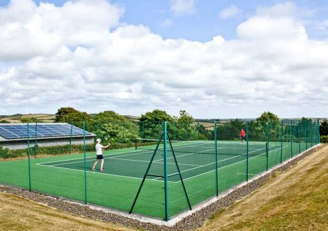 The tennis court at Wooda Farm, Bush