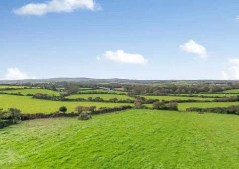 Enjoy far reaching countryside views when you stay at Bread Barn At Pengelly Farm, Nancegollan