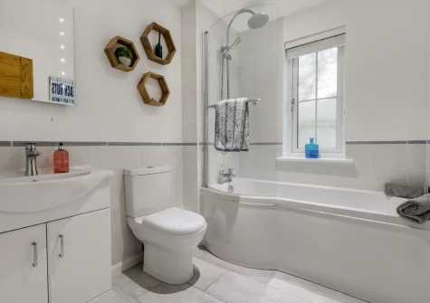 The bathroom at Bretagne, Cadgwith