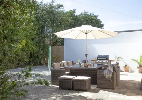 The patio, barbecue & alfresco dining area at Bridge Apartment, Goonhavern