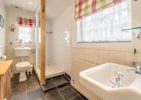 The bathroom at Bridge Cottage, Penpol