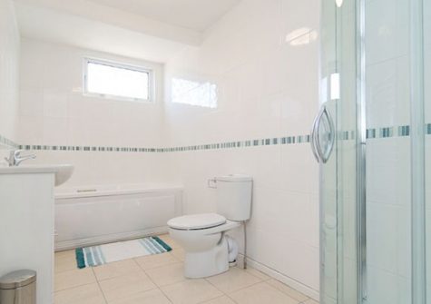 The bathroom @ Bridge House, Perranporth