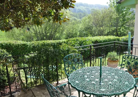 The patio & alfresco dining area at Bridgemead, Branscombe