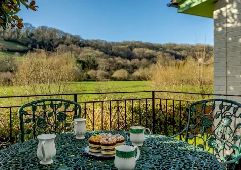 The patio & alfresco dining area at Bridgemead, Branscombe