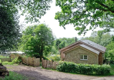 Brimble Cottage is a warm & spacious cottage nestled in a rural location close to the Jurassic Coast