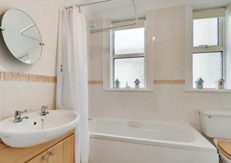 The bathroom at Brixham View, Seaton