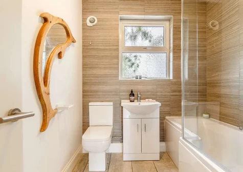 The bathroom at Bronfield, Goonhavern