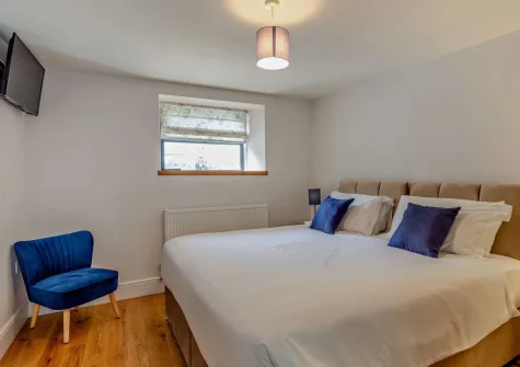 Bedroom #1 at Burrow Farmhouse, Staple Cross