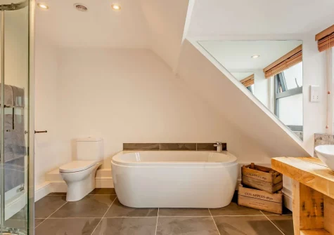 Bedroom #4 en-suite bathroom at Burrow Farmhouse, Staple Cross