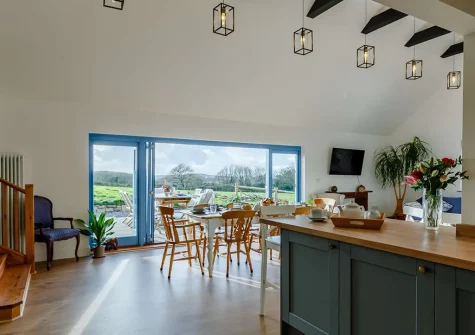 The kitchen & dining area at Butter Barn At Pengelly Farm, Nancegollan