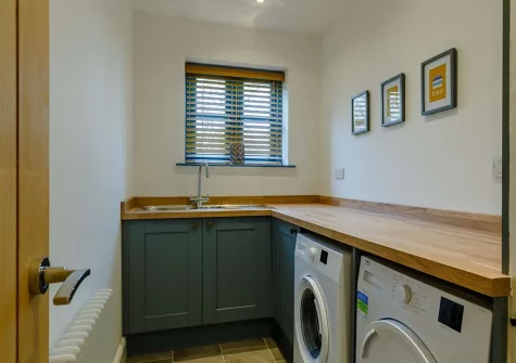 The utility room at Butter Barn At Pengelly Farm, Nancegollan