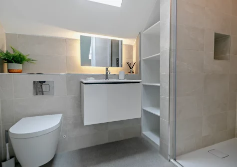 Bedroom #1 en-suite shower room at Buttercup at The Camel Trail, Tredethy