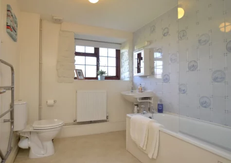 The bathroom at Buzzard Cottage, Sheldon