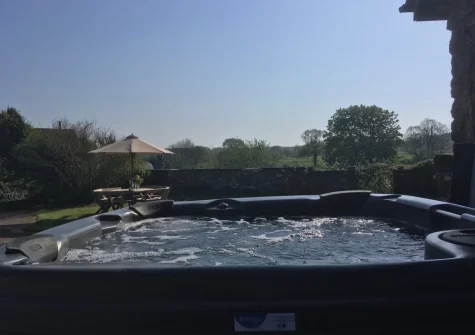 The private hot tub at Buzzard Cottage, Sheldon