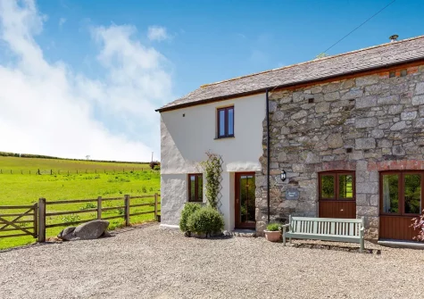 Buzzards Reach is situated in a rural, farmland location with horses and access on to Bodmin Moor from the property