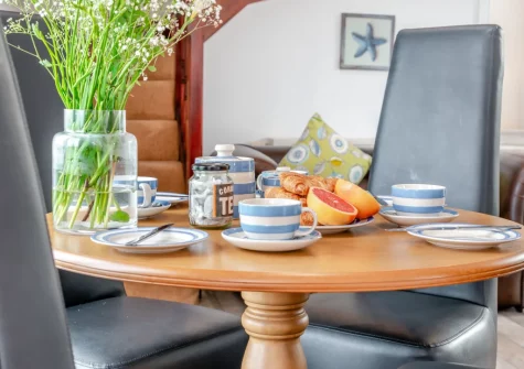 The dining area at Byre Cottage, Padstow