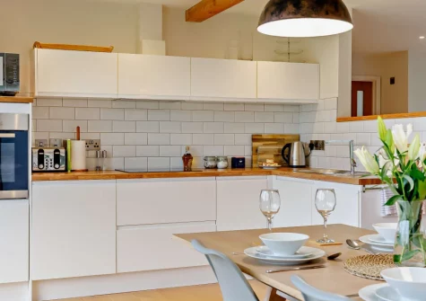 The kitchen at Cabana Lakeside Lodge 4, Whitnage