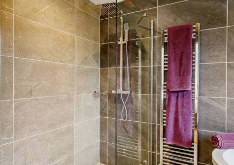 Bedroom #2 en-suite bathroom at Cabana Lakeside Lodge 4, Whitnage