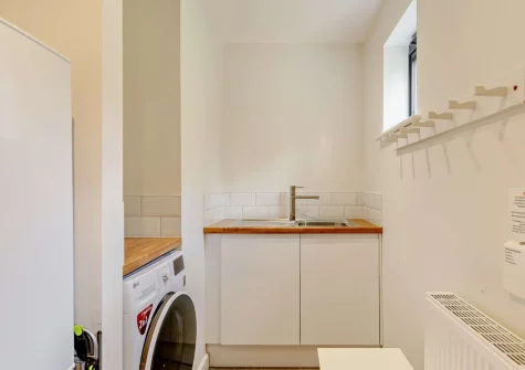 The utility room at Cabana Lakeside Lodge 4, Whitnage