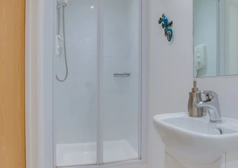 Bedroom #1 en-suite shower room at Calypso, Retallack Resort & Spa, Winnard's Perch