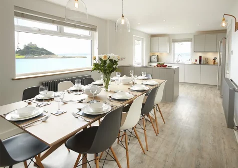 The dining area at Captains House, Marazion
