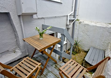 The patio at Castaway Cottage, Brixham