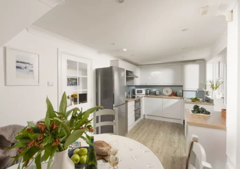 The kitchen & dining area at Castaways, Porthtowan