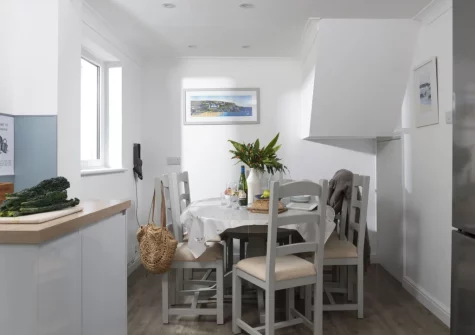 The dining area at Castaways, Porthtowan