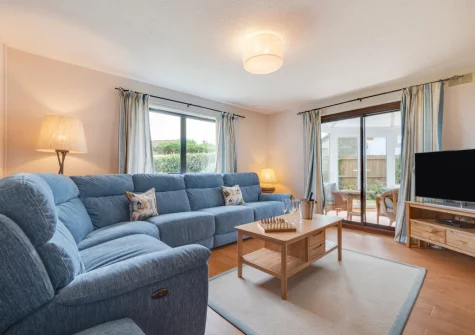 The living room at Castaways, St Merryn