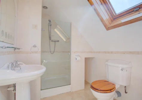 The bathroom at Castaways, St Merryn