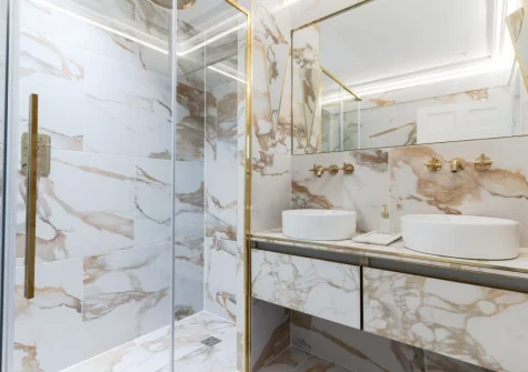 The shower room at Castle Lodge, Truro