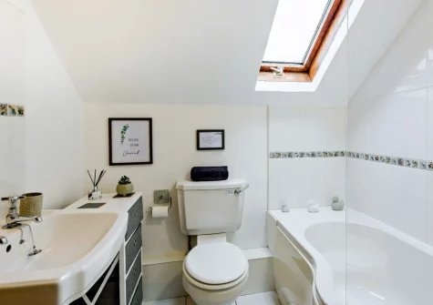 The bathroom at Cedar Cottage, Woolsery