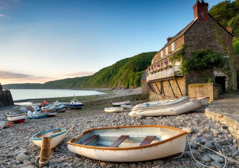 Cedar Cottage is only six kilometres from the picturesque village of Clovelly, which is steeped in maritime history