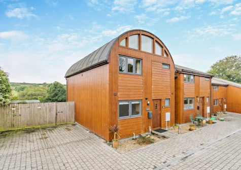 Cedar is a cosy & relaxing hideaway, tastefully furnished to provide a perfect holiday retrea for those enjoying a quiet break